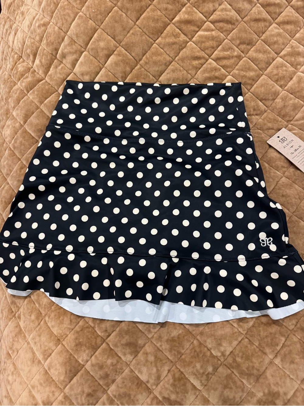 Albion Black &White Polka Dot Ruffle Skirt, w/ bathing suit bottoms🖤🤍cute&comfy